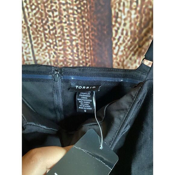 NWT Torrid Surplice Peplum Top Black Plus Size 0 - Picture 2 of 4